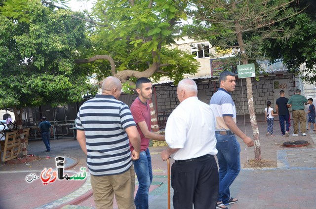 كفرقاسم -فيديو : جموع المصلين يؤدون صلاة عيد الفطر السعيد في مسجد ابي بكر الصديق .. وتتصافح الايدي وتتعانق الرقاب وسط فرحة عارمة